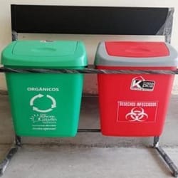 PUNTO ECOLOGICO DOS CONTENEDORES 35 – 53 LITROS