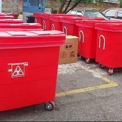 CONTENEDOR INDUSTRIAL CON TAPA Y RUEDAS 1.100 LITROS